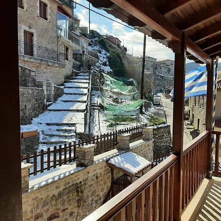 Δημητσανασ Τοποσ Νύμφη Δάφνη Daire Dimitsana Dış mekan fotoğraf